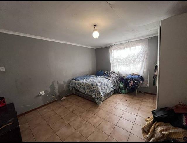 10 BEDROOM HOUSE FOR SALE IN REGENTS PARK